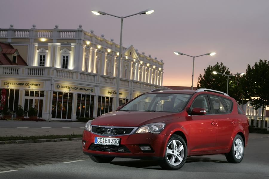  Kia cee&rsquo;d SW 2009 года  (фото 20 из 61)
